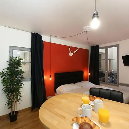 101 - Confortable Avec Kitchenette 5 * Parijs