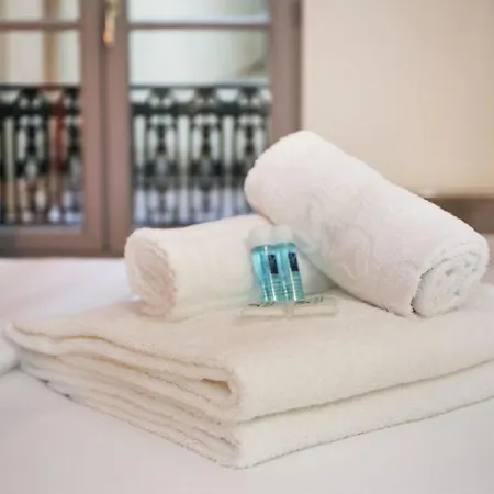 Appartement 101 - Confortable Avec Kitchenette 5 *